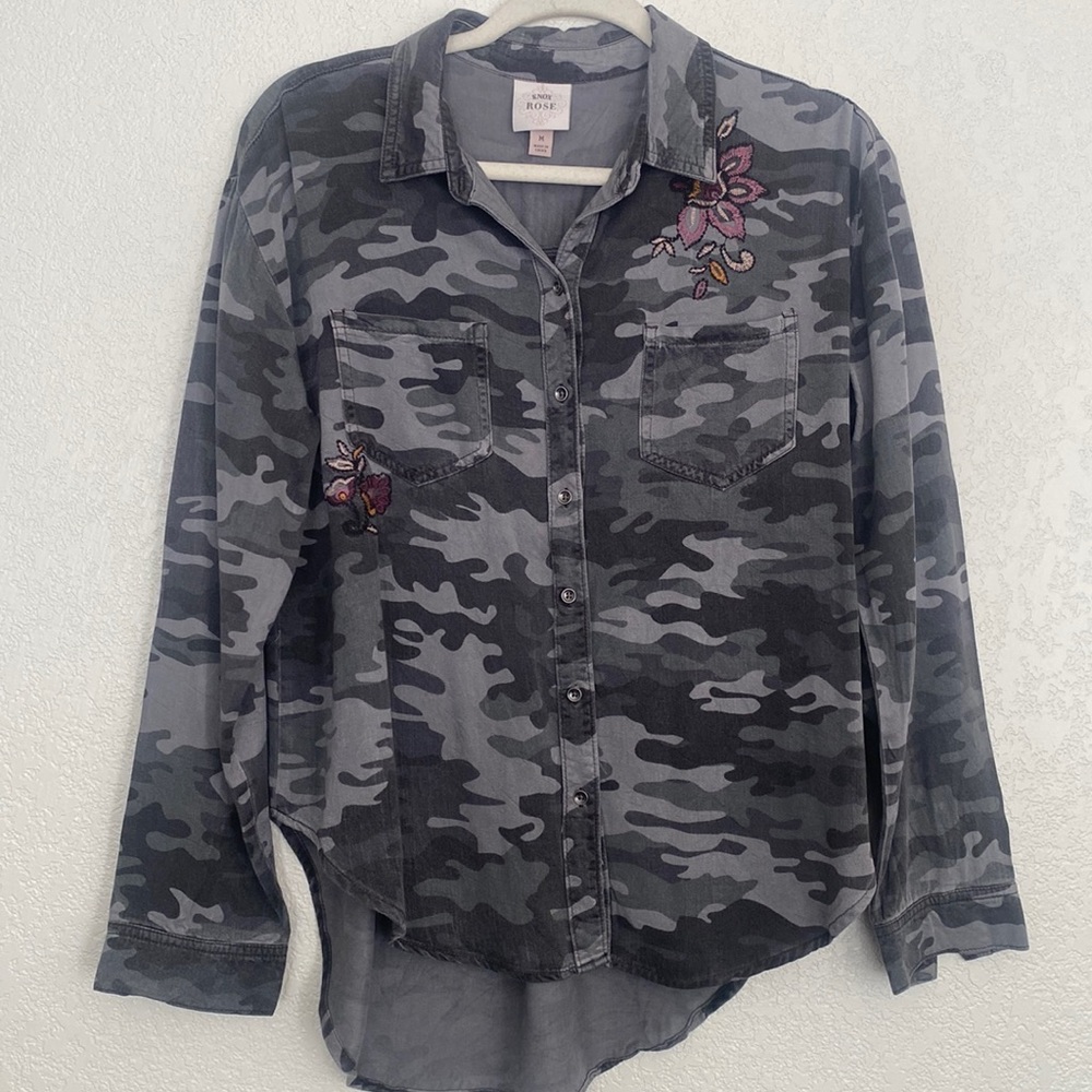 Knox Rose Camo Top